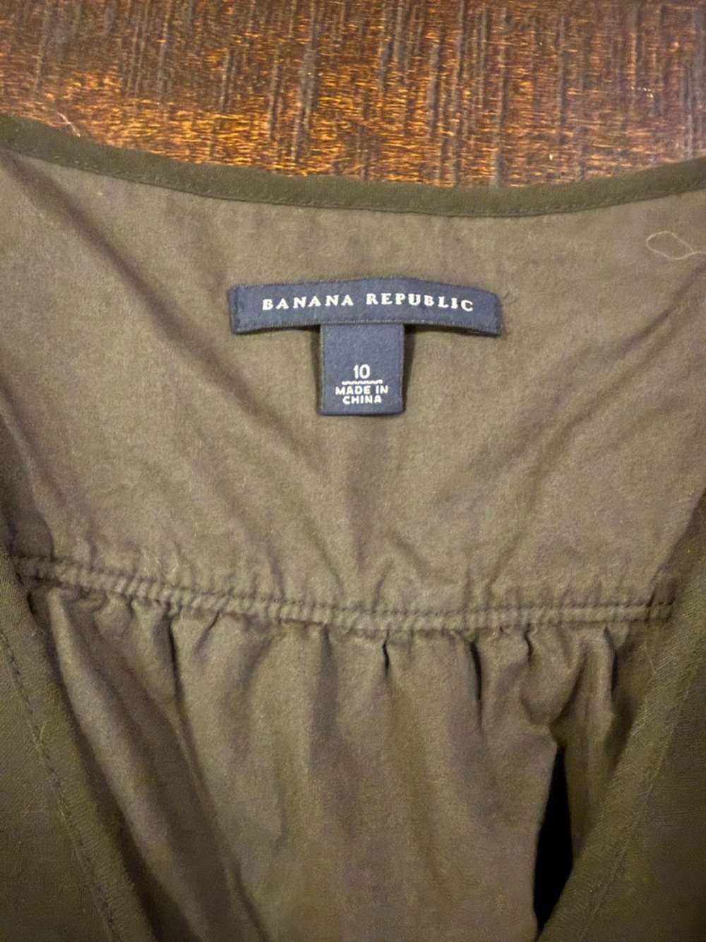 Banana Republic Olive Chiffon Midi Dress Ruffle Hem V-Neck Size 10 - Picture 2 of 11